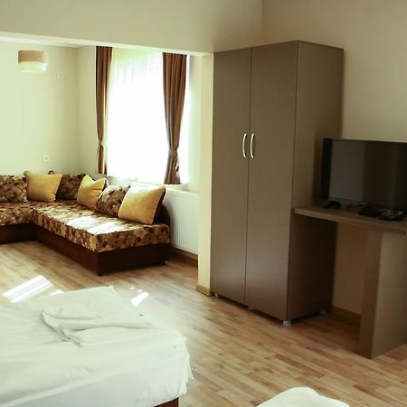Guest House Central Кирджалі Екстер'єр фото